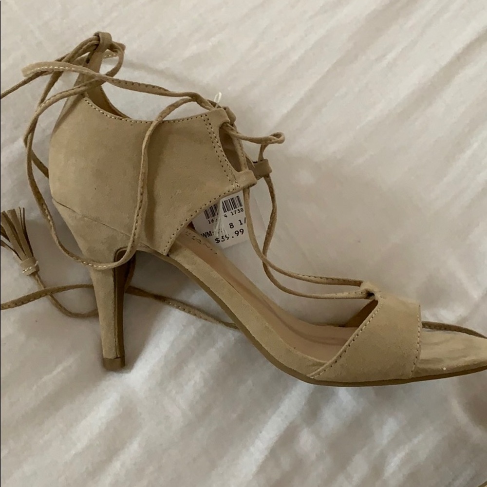 Nude Heels - Picture 3 of 4